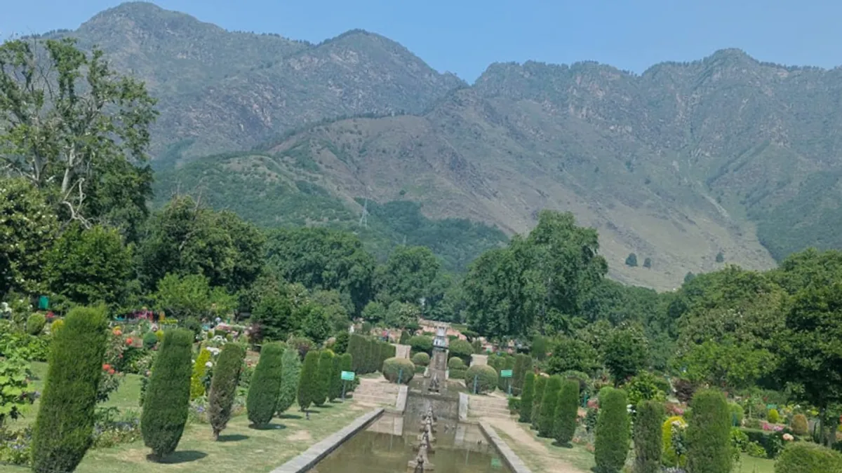 Garden — Islamic illustration (place)