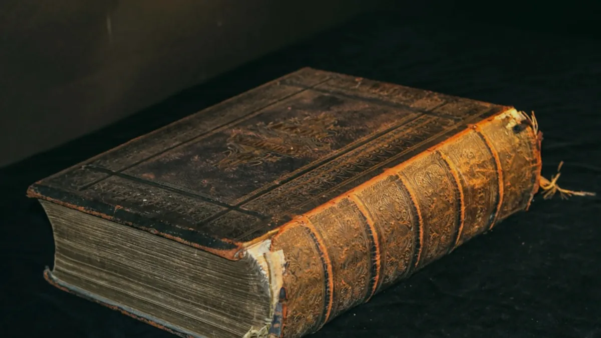Book — Islamic illustration (object)