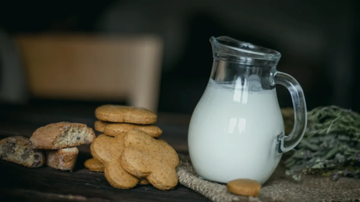 Milk — Islamic illustration (object)