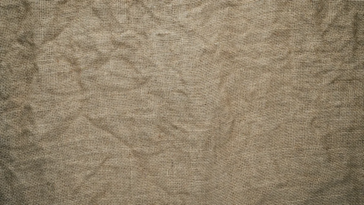 Clothing — Islamic illustration (object)